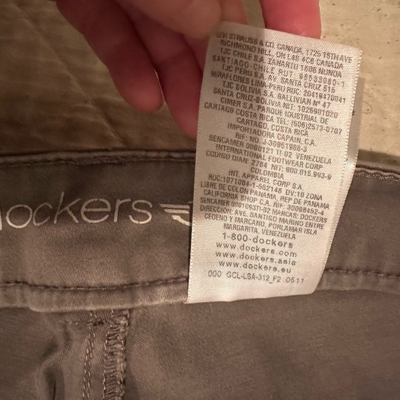 Women’s Dockers gray khaki- Hello Smooth- Size- 8M- straight leg!Great condition - Picture 8 of 11